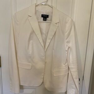 Liz Claiborne Cream Blazer with Notched Lapels